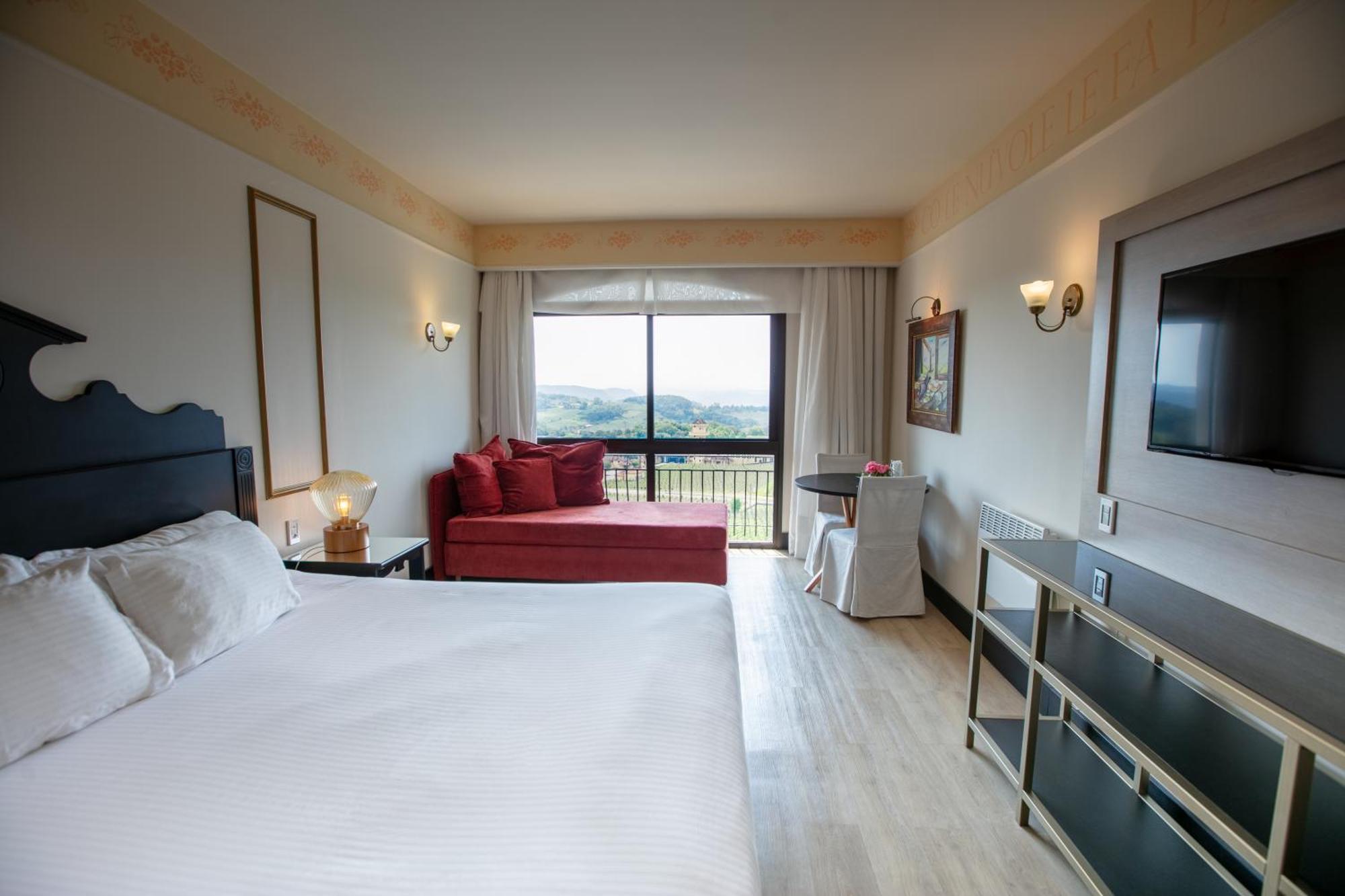 Spa Do Vinho Condominio Vitivinicola Bento Gonçalves Buitenkant foto A room at the hotel