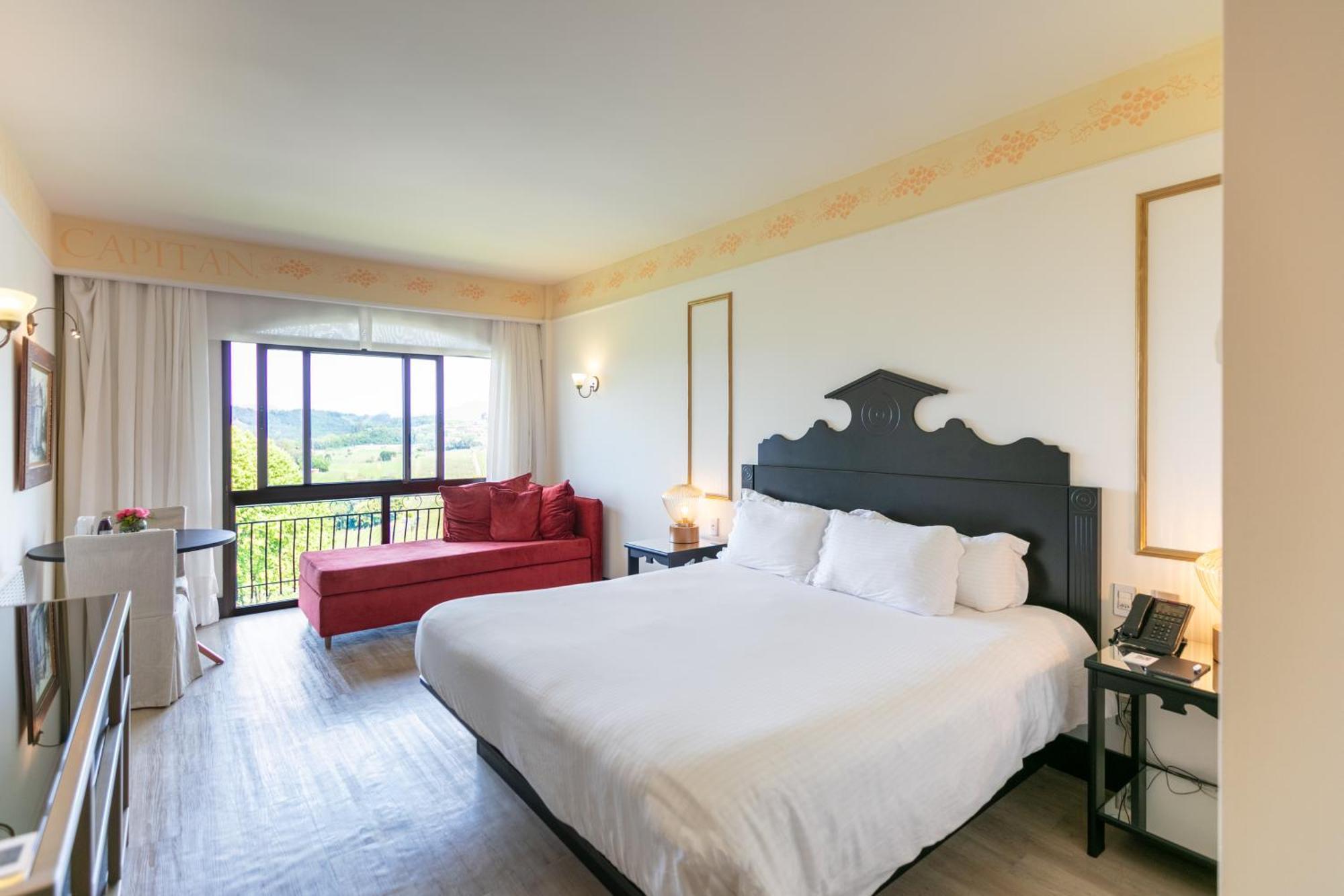 Spa Do Vinho Condominio Vitivinicola Bento Gonçalves Buitenkant foto A room at the Hotel Le Soleil