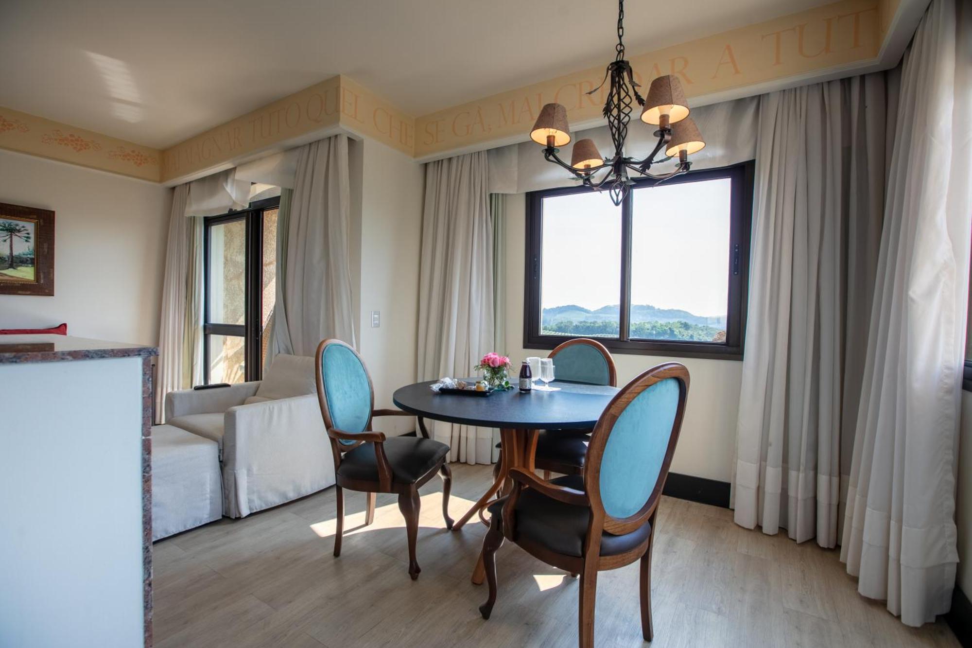 Spa Do Vinho Condominio Vitivinicola Bento Gonçalves Buitenkant foto A dining room